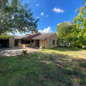  Guest house Annan House